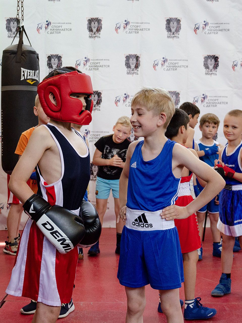 Зал в Егорьевске помощь боксу Московская область фонд Спорт начинается с детей помогаем детскому спорту Подмосковье